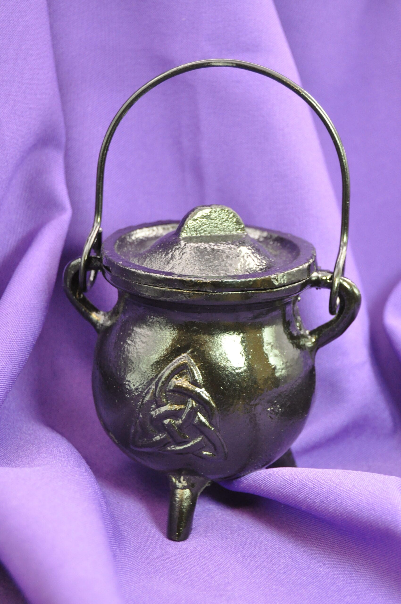 Caldero Ritual de Hierro Fundido con Tapa – Caldero Mágico para Incienso y Rituales (10 cm) - Imagen 3