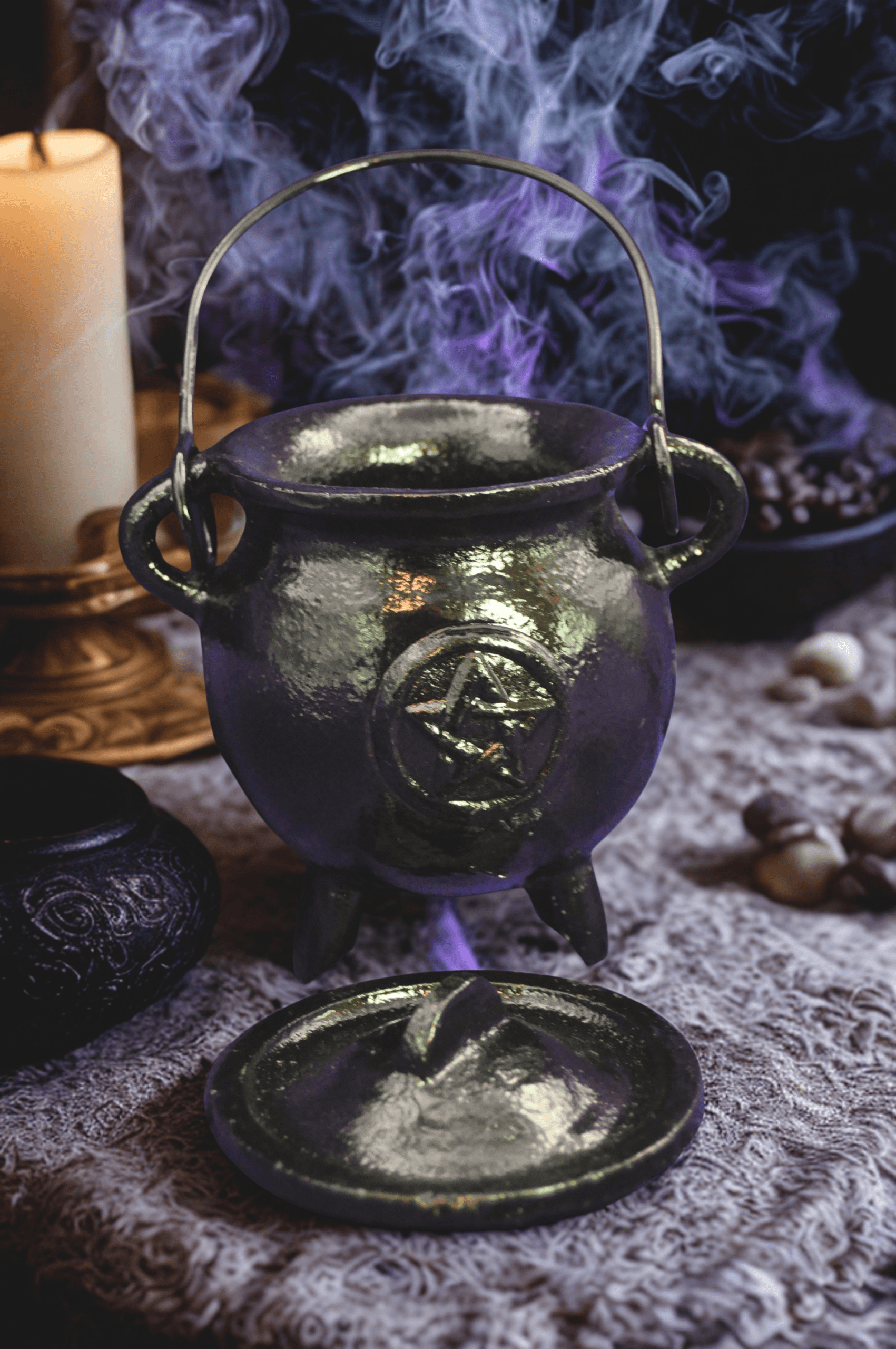 Caldero Ritual de Hierro Fundido con Tapa – Caldero Mágico para Incienso y Rituales (10 cm)